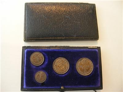 Edward VII undated Case - unusual coin layout